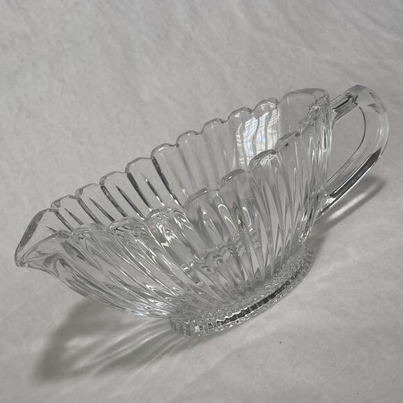 Mikasa Royal Suite #1410 Crystal Glass gravy/sauce Boat 8” - Picture 1 of 7